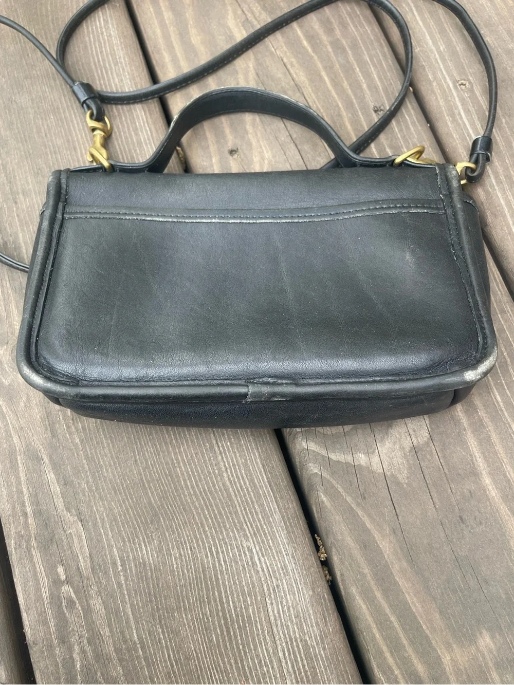 Vintage Coach Casino Bag #9924
Black Leather Crossbody No tag - Picture 4 of 8